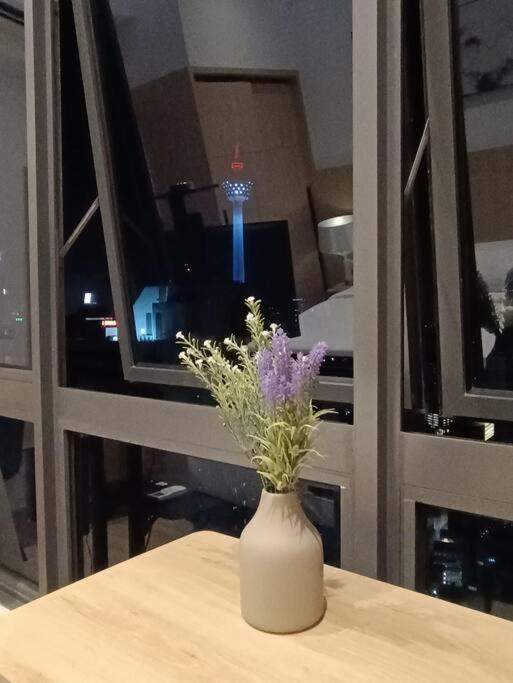 Col 30B Kl Tower View Cozy Studio Kuala Lumpur Exterior photo